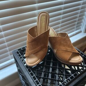 Bella Vita Tan Wedge Sandals